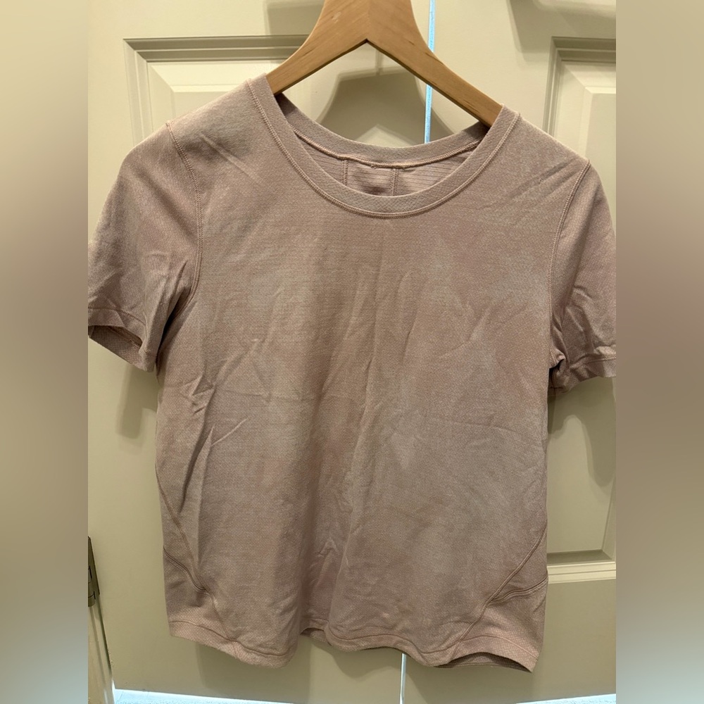 Lululemon long distance short sleeve shirt